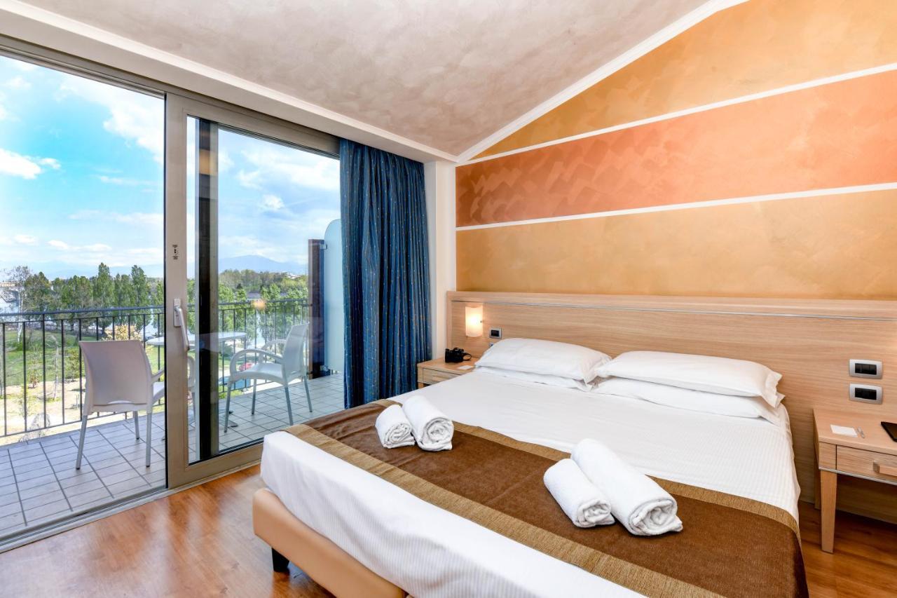Hotel Rivus Пескиера дел Гарда Екстериор снимка