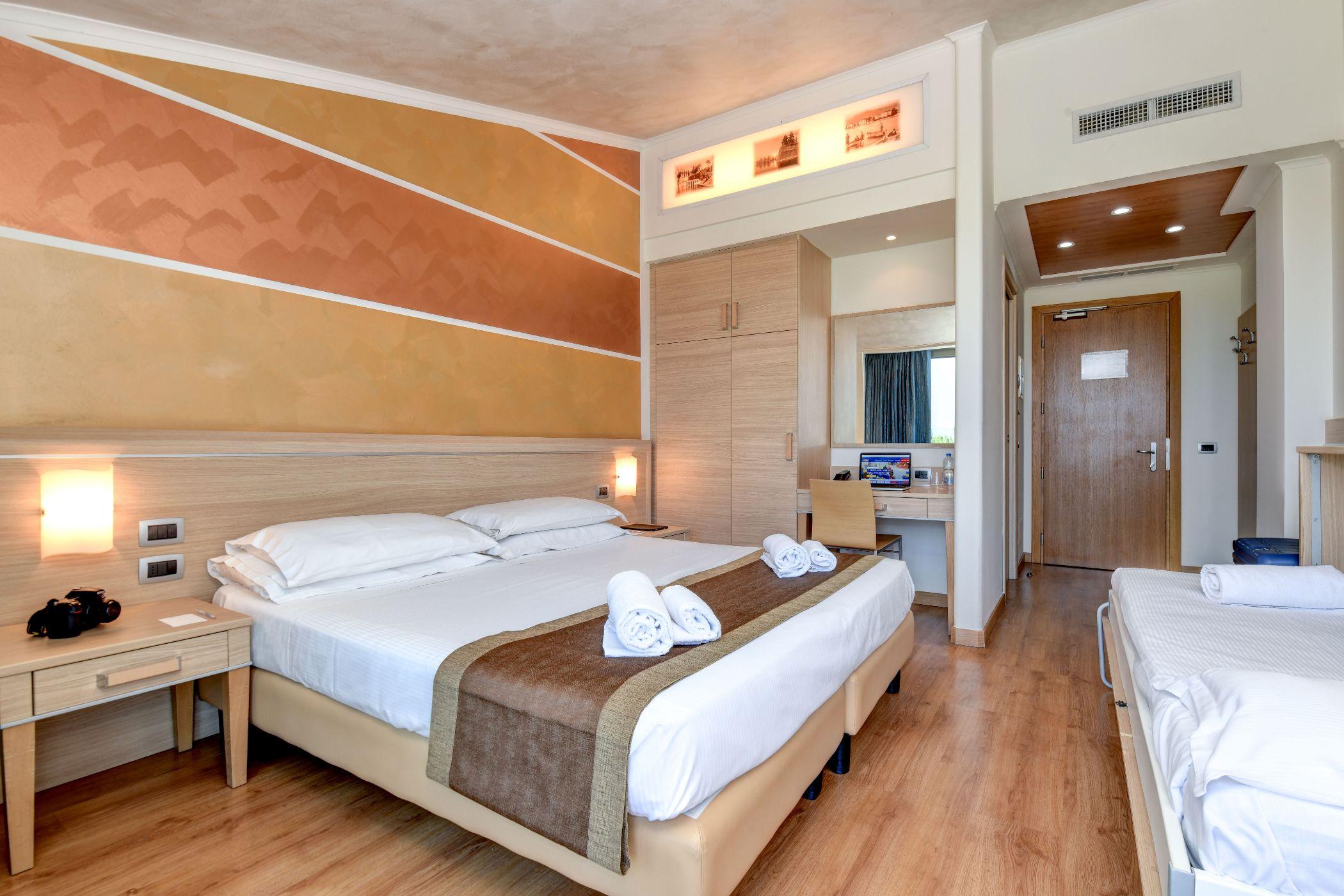 Hotel Rivus Пескиера дел Гарда Екстериор снимка