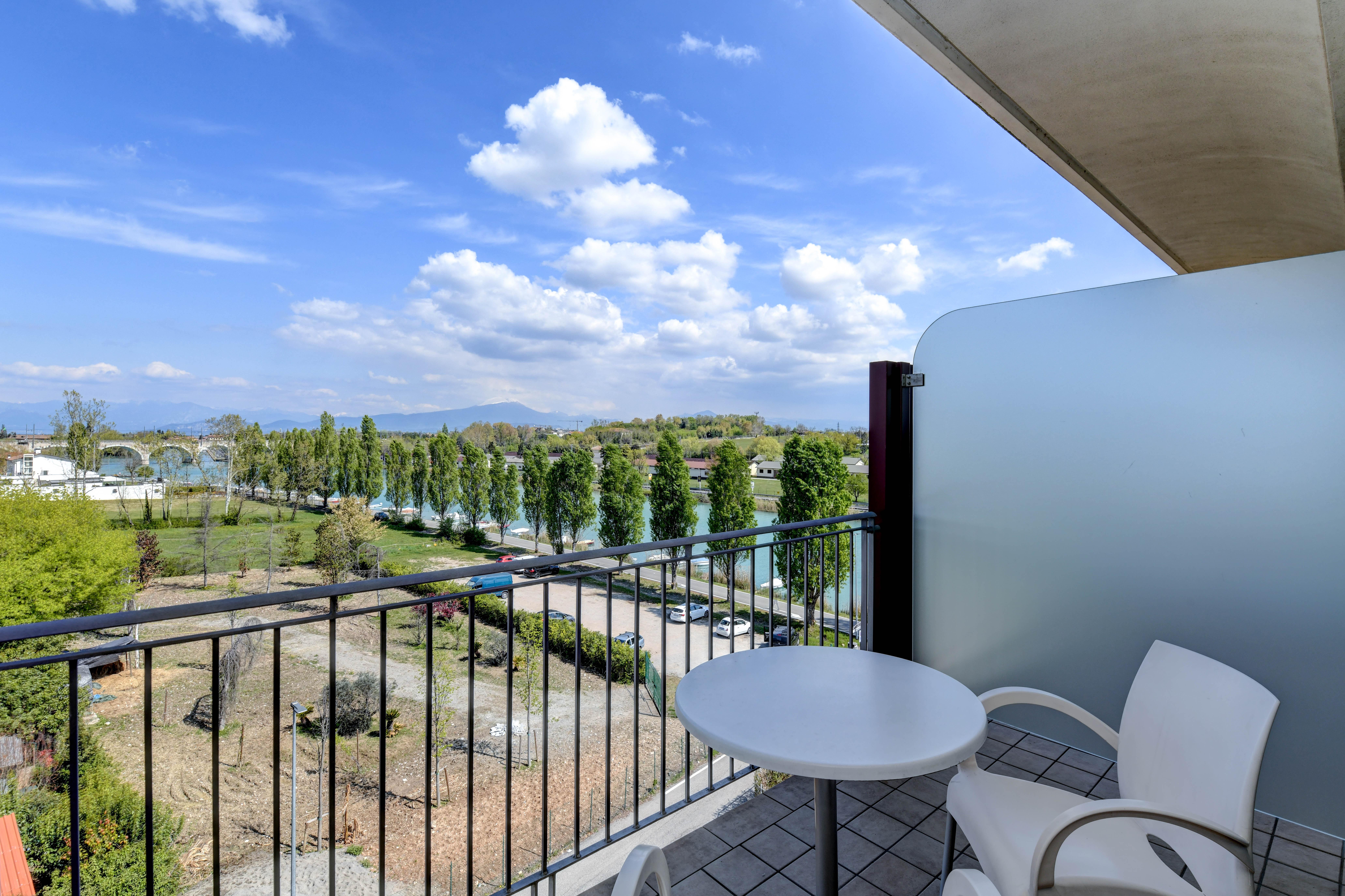 Hotel Rivus Пескиера дел Гарда Екстериор снимка