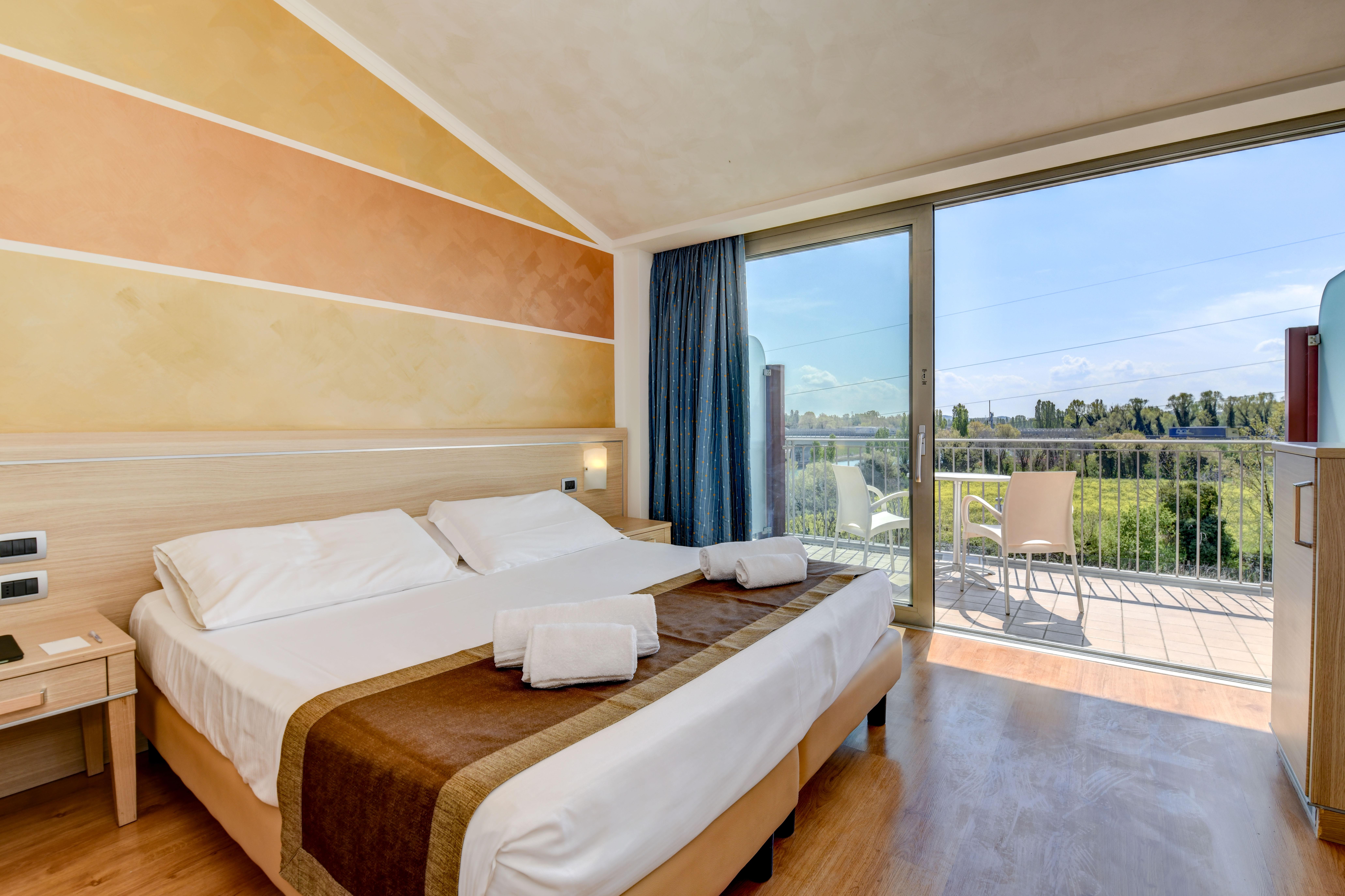 Hotel Rivus Пескиера дел Гарда Екстериор снимка