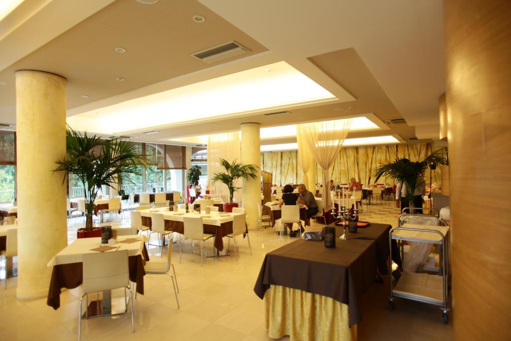 Hotel Rivus Пескиера дел Гарда Екстериор снимка