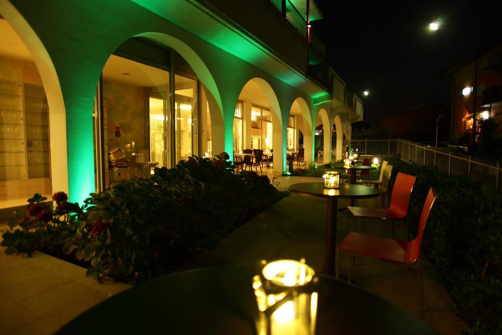 Hotel Rivus Пескиера дел Гарда Екстериор снимка