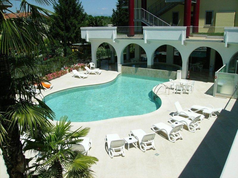 Hotel Rivus Пескиера дел Гарда Екстериор снимка
